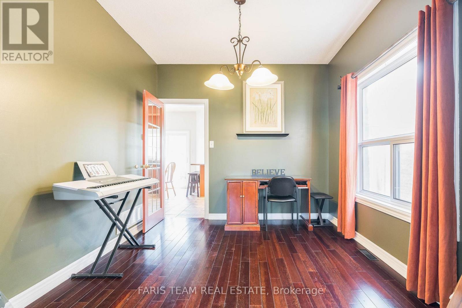 13 JESSICA DR