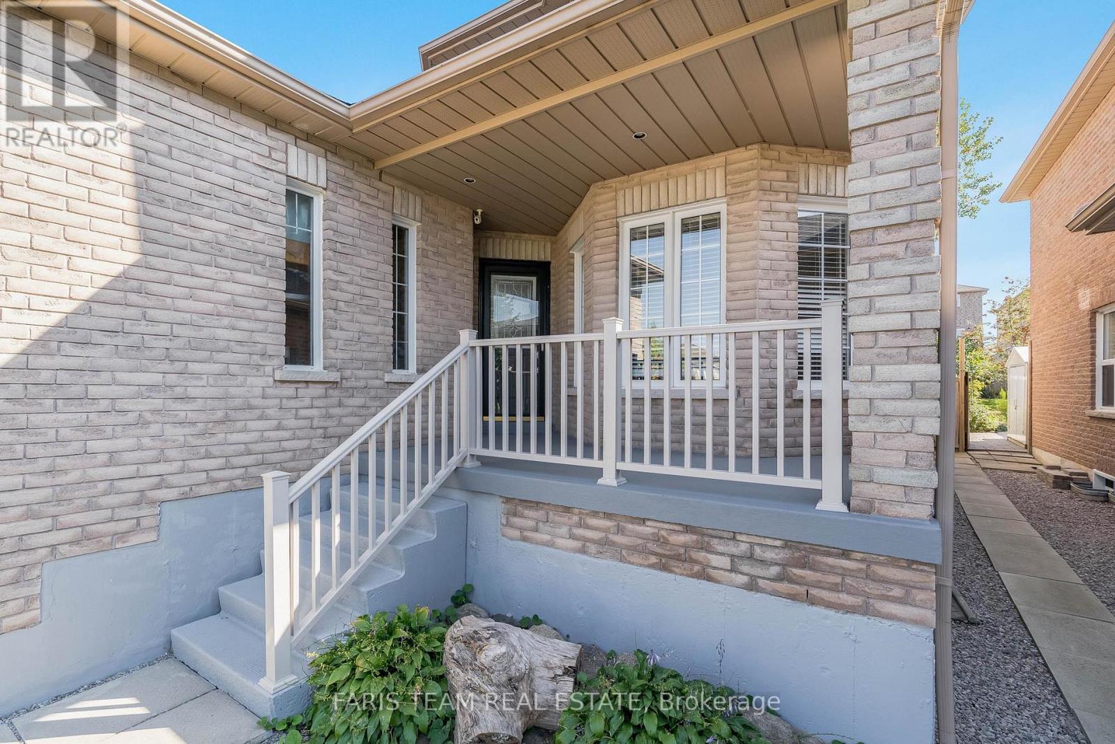 13 JESSICA DR