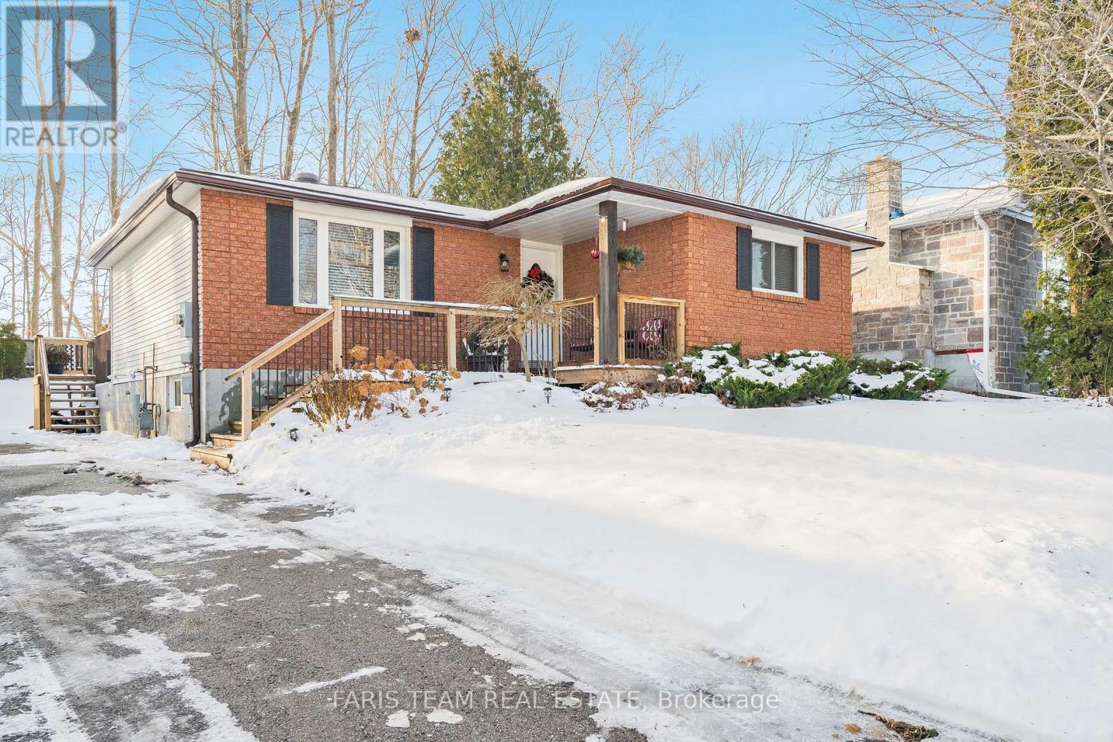 860 BIRCHWOOD DR