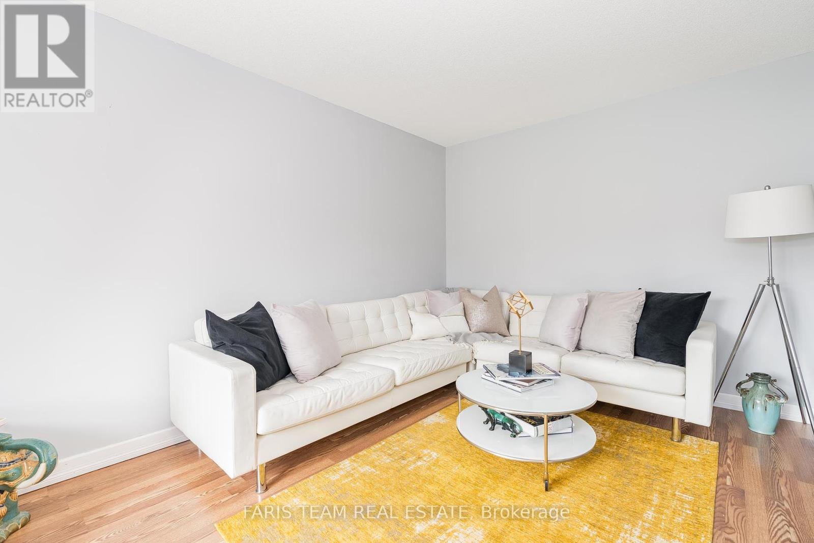97 GOLDEN MEADOW RD