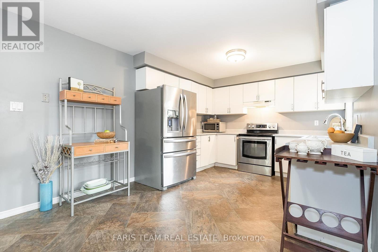 97 GOLDEN MEADOW RD