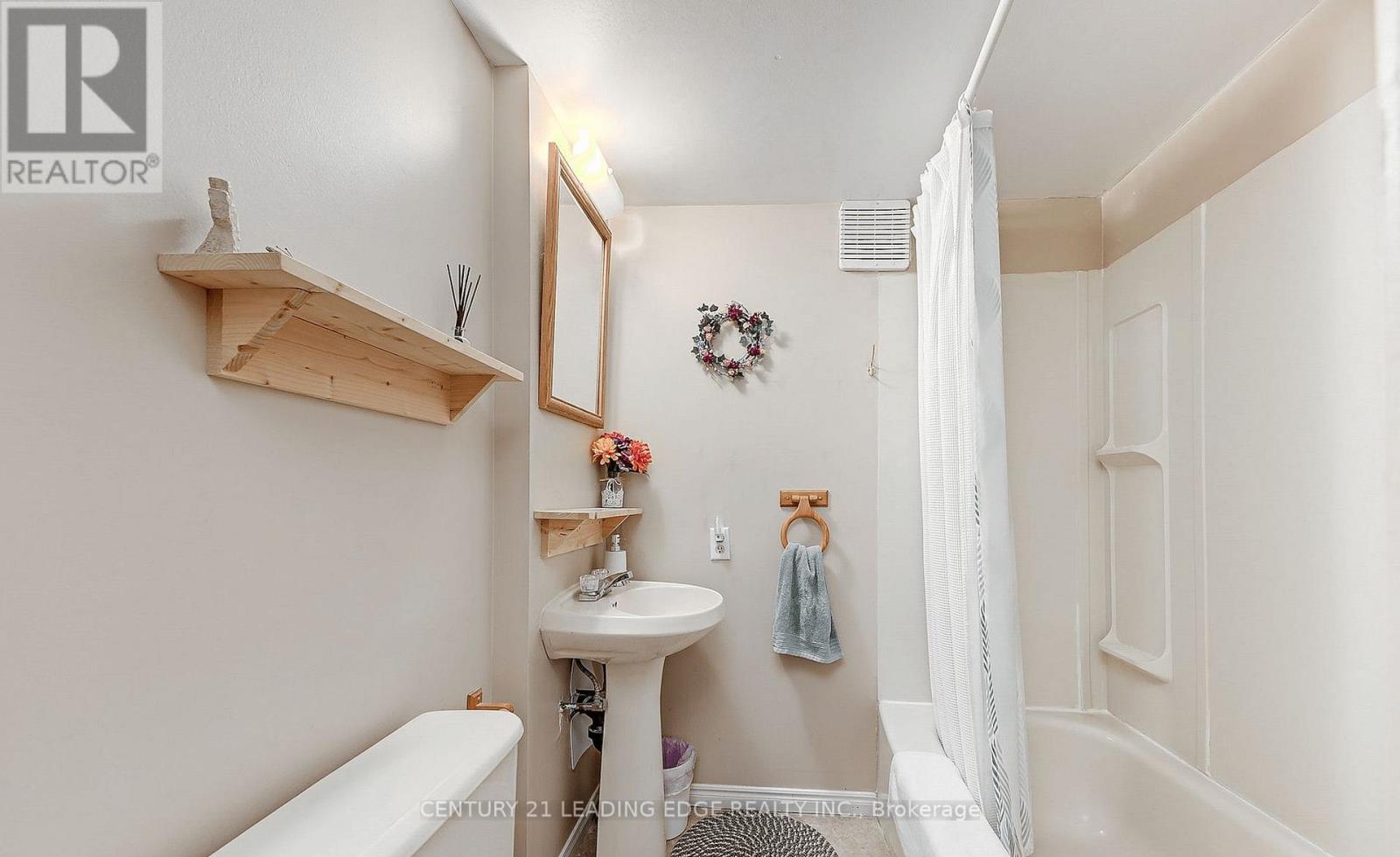 5 RICHLER CRES