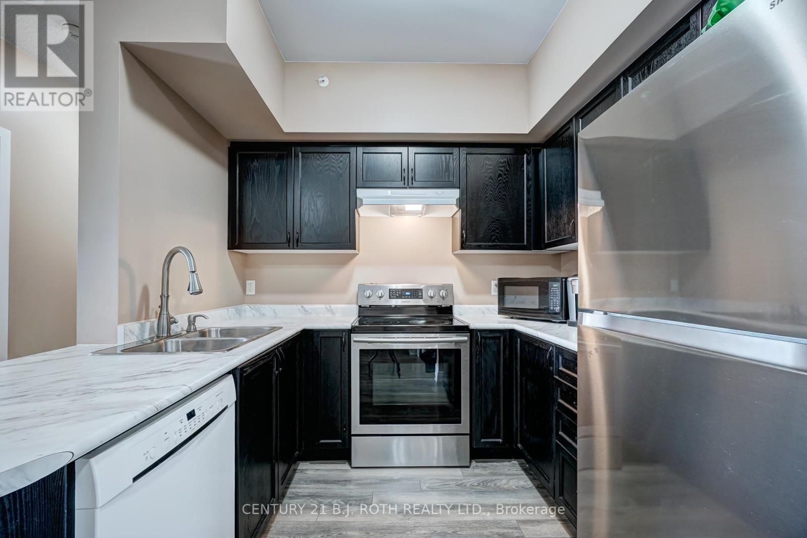#109 -5 GREENWICH ST