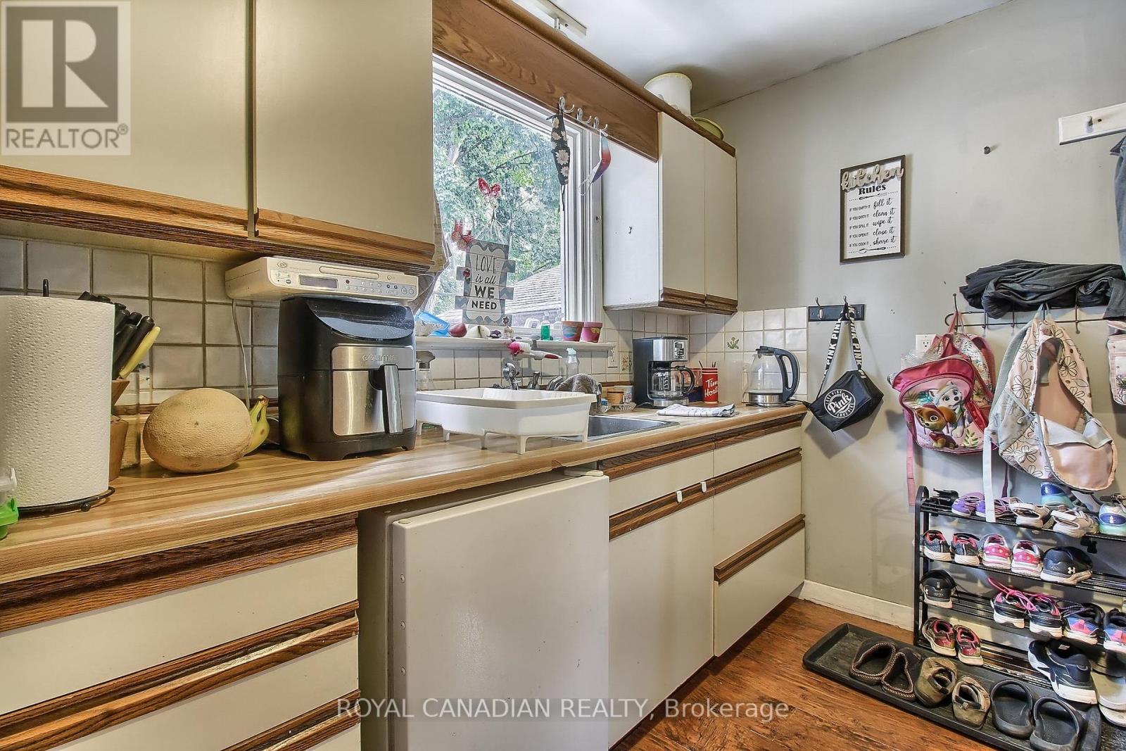 157 DUCKWORTH ST