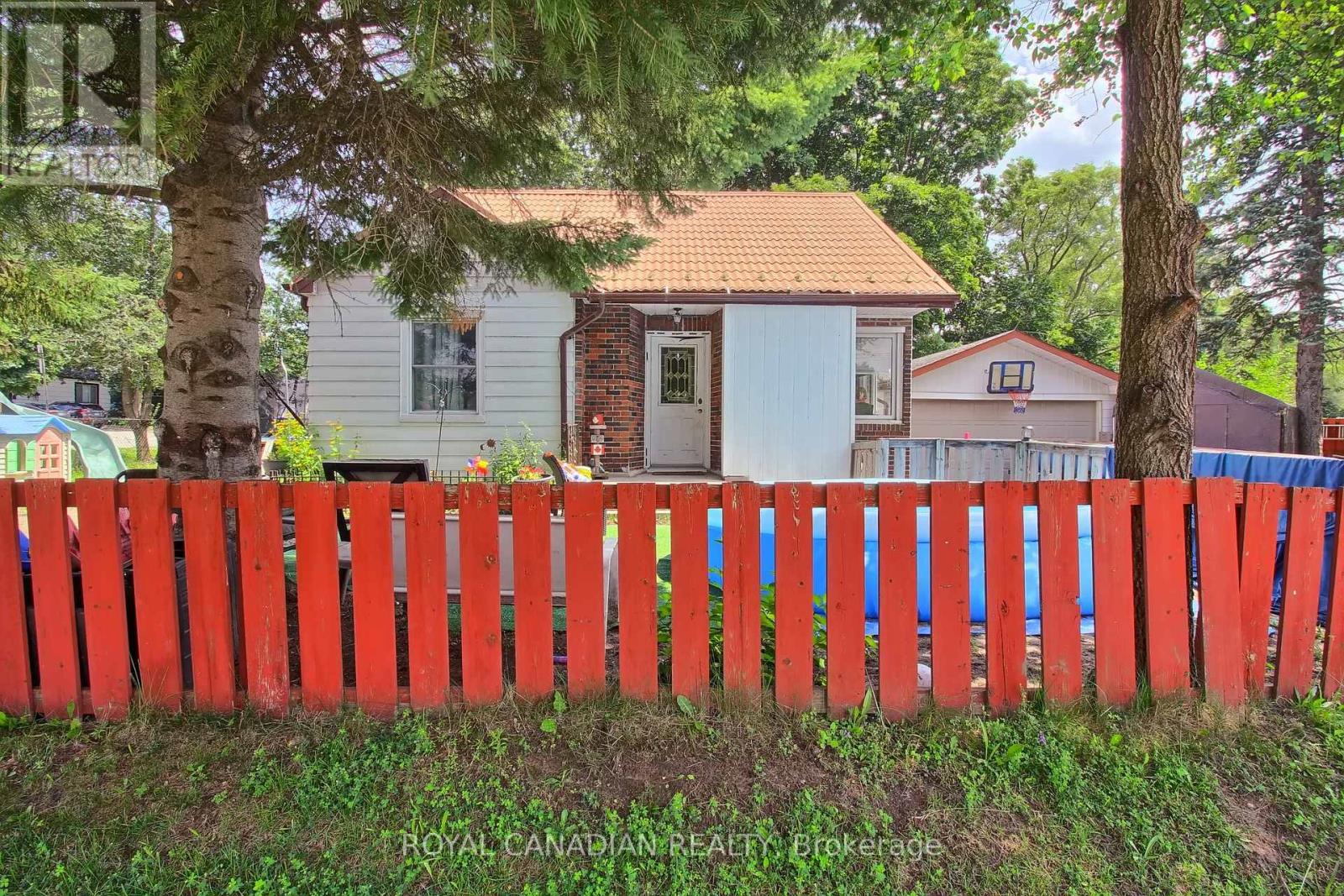 157 DUCKWORTH ST