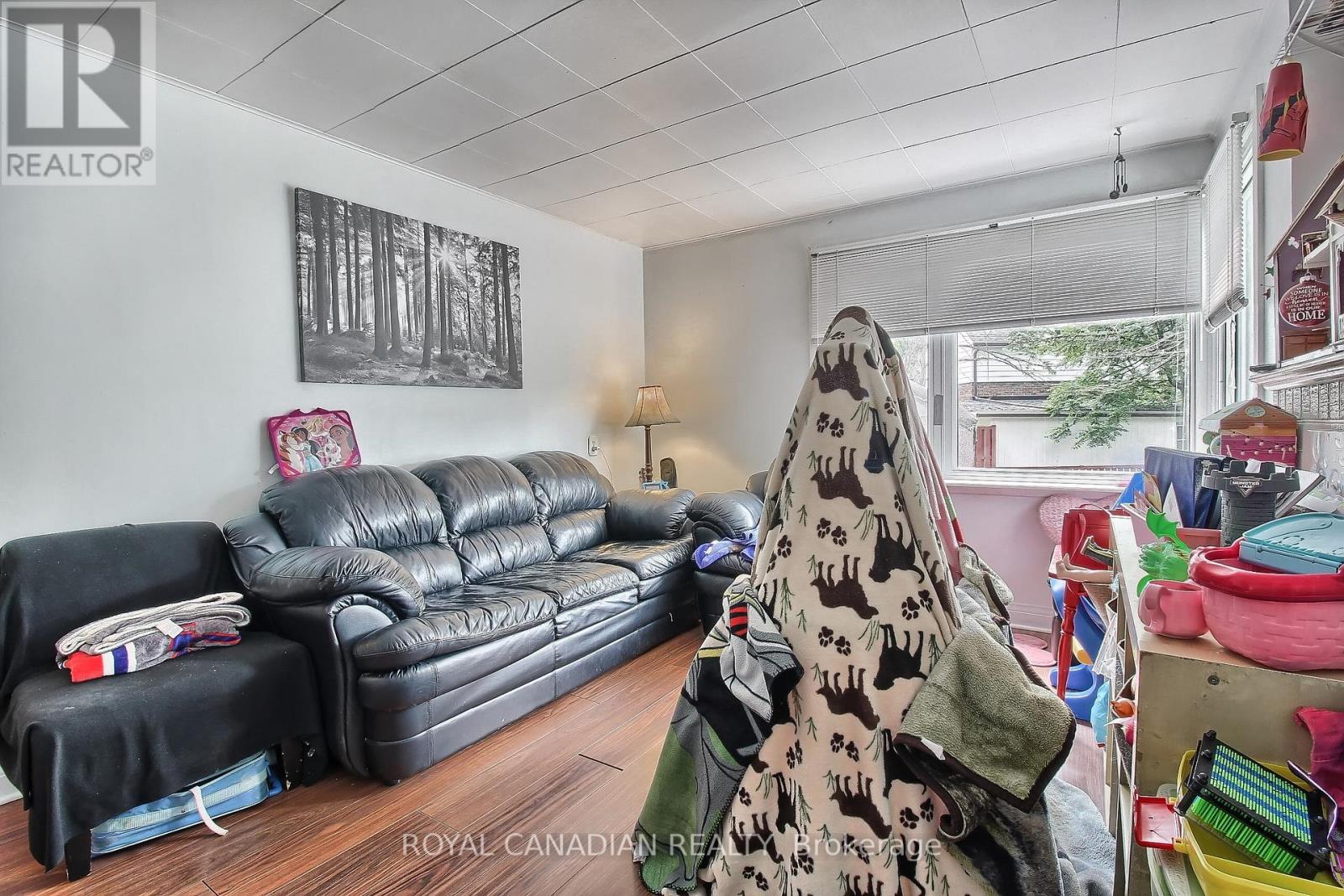 157 DUCKWORTH ST