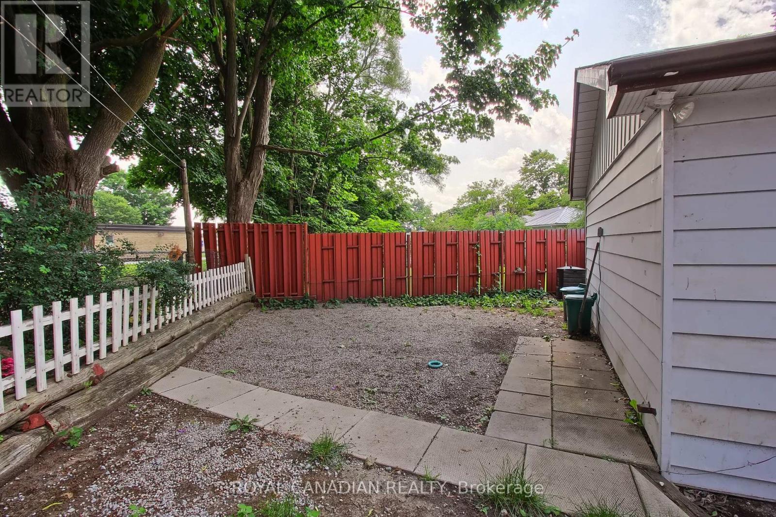 157 DUCKWORTH ST