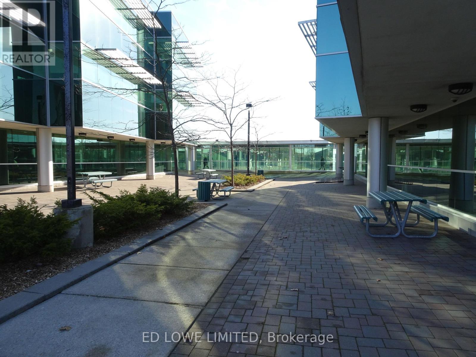 #202 -5 QUARRY RIDGE RD, #202