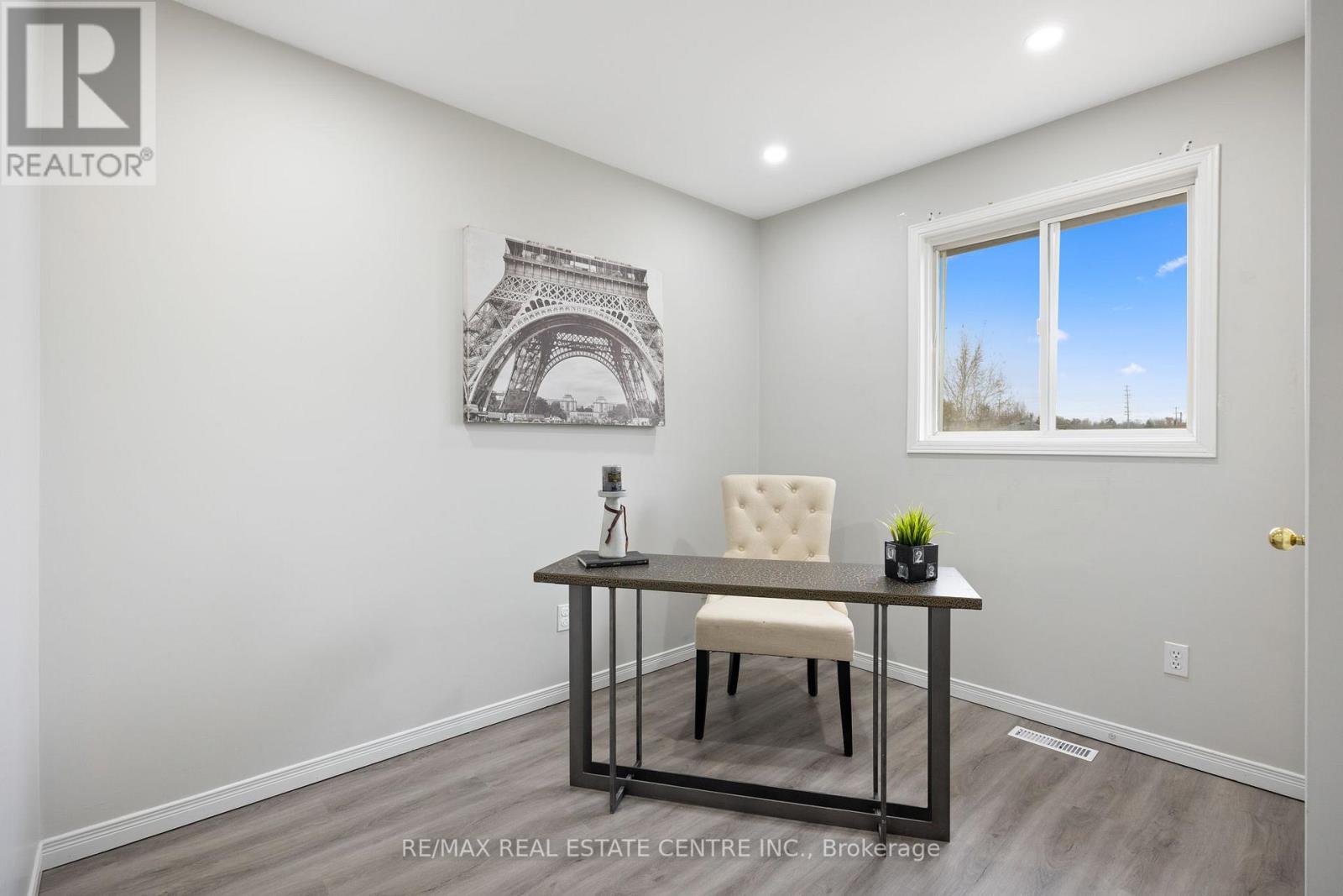 124 LAIDLAW DR