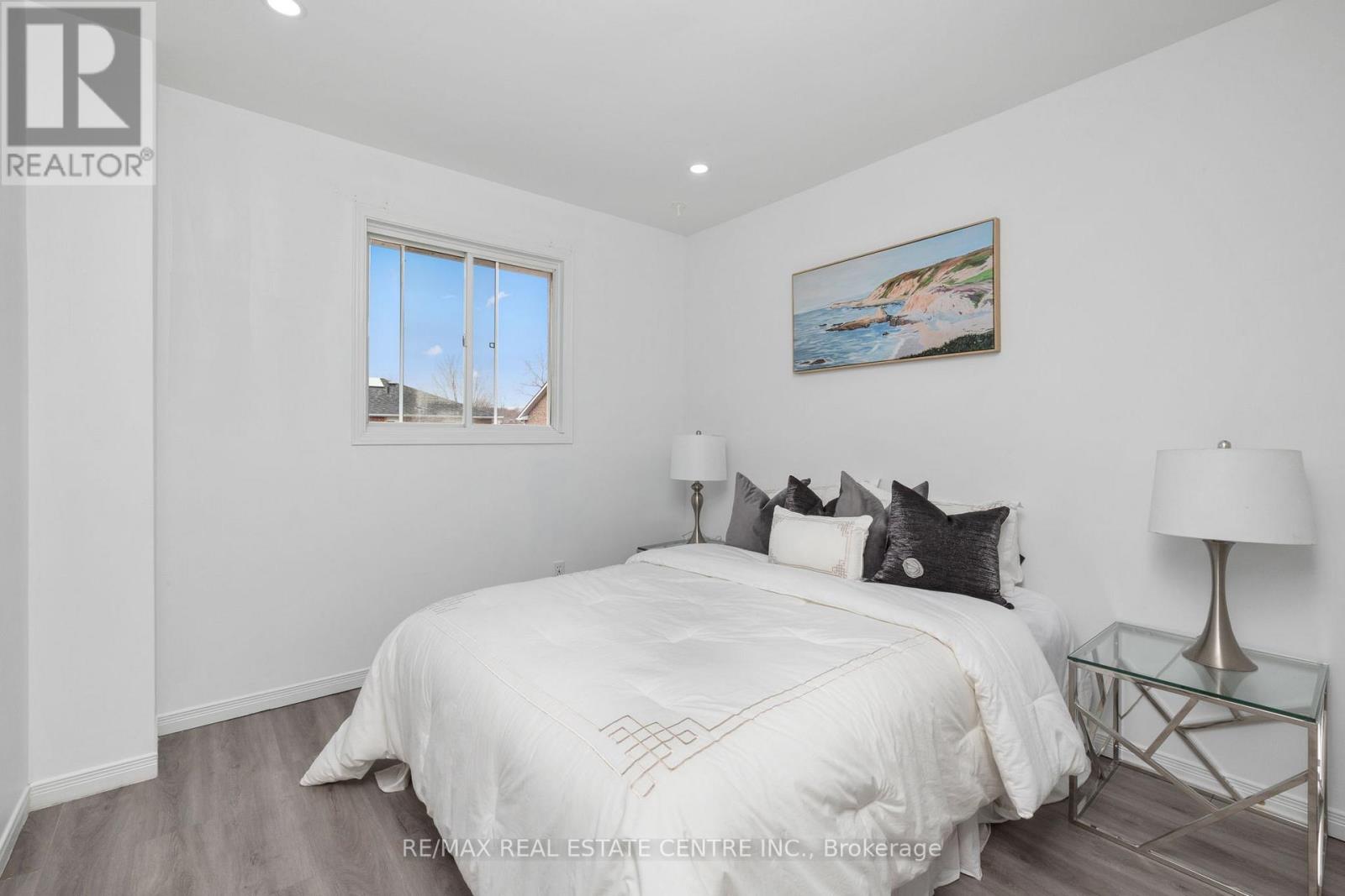 124 LAIDLAW DR
