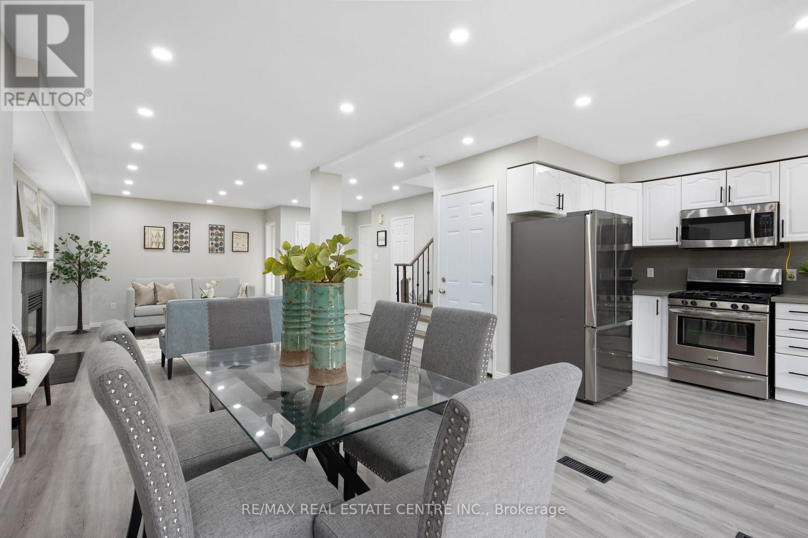124 LAIDLAW DR