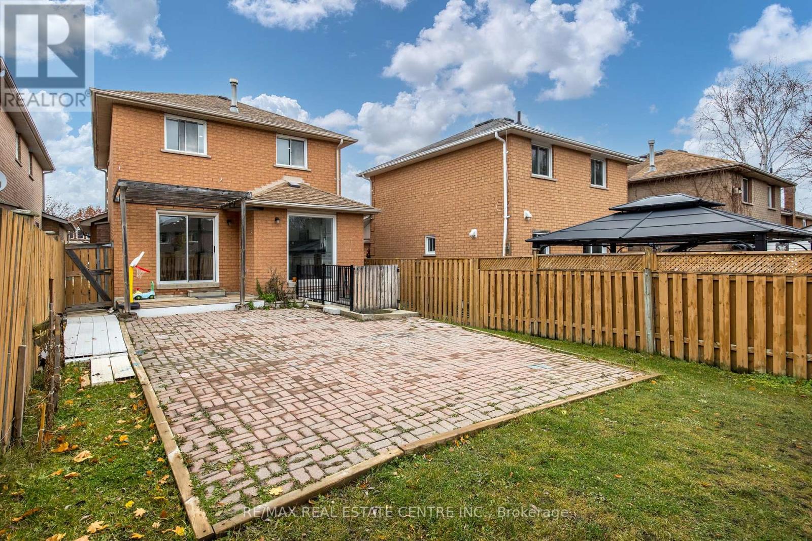 124 LAIDLAW DR