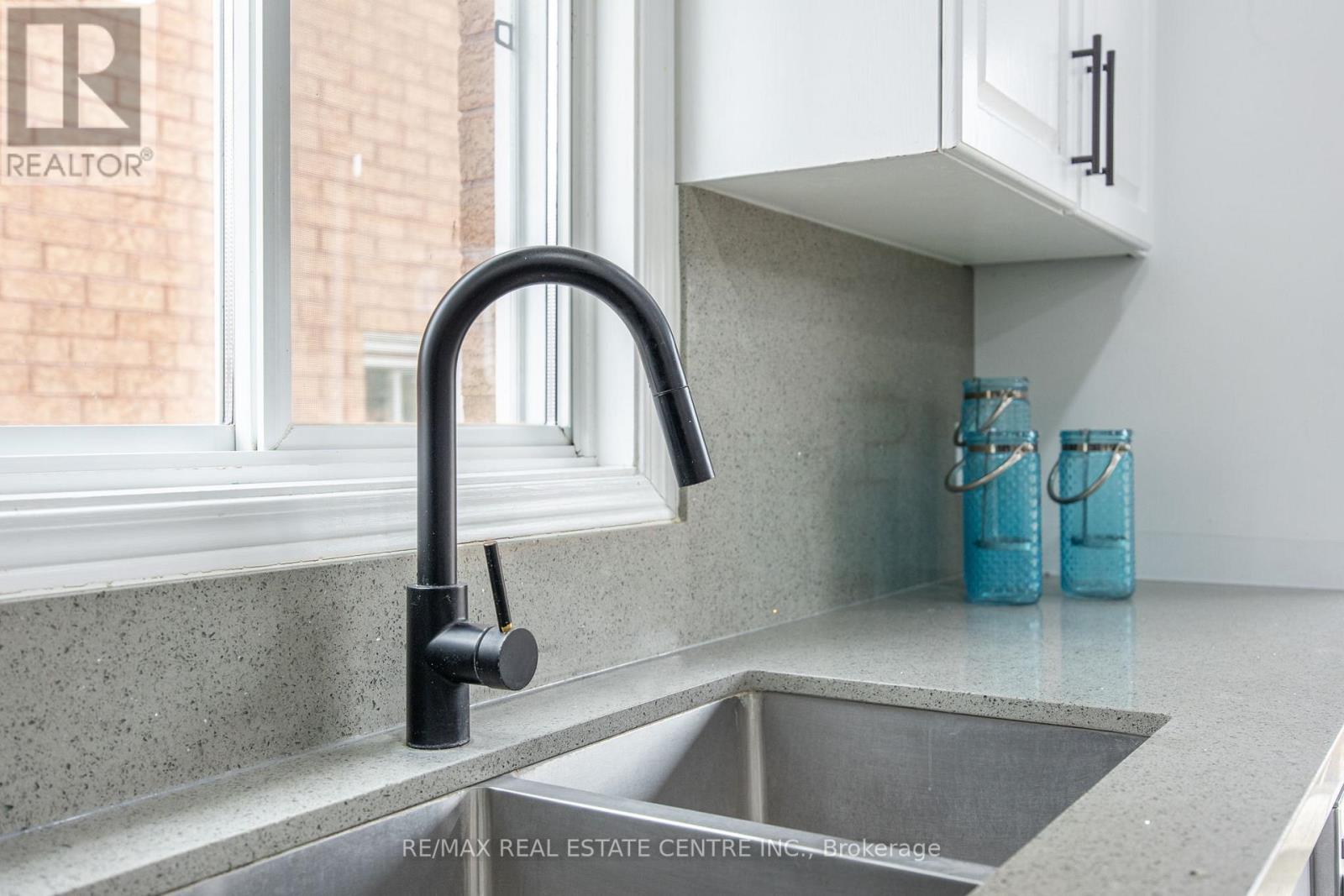 124 LAIDLAW DR