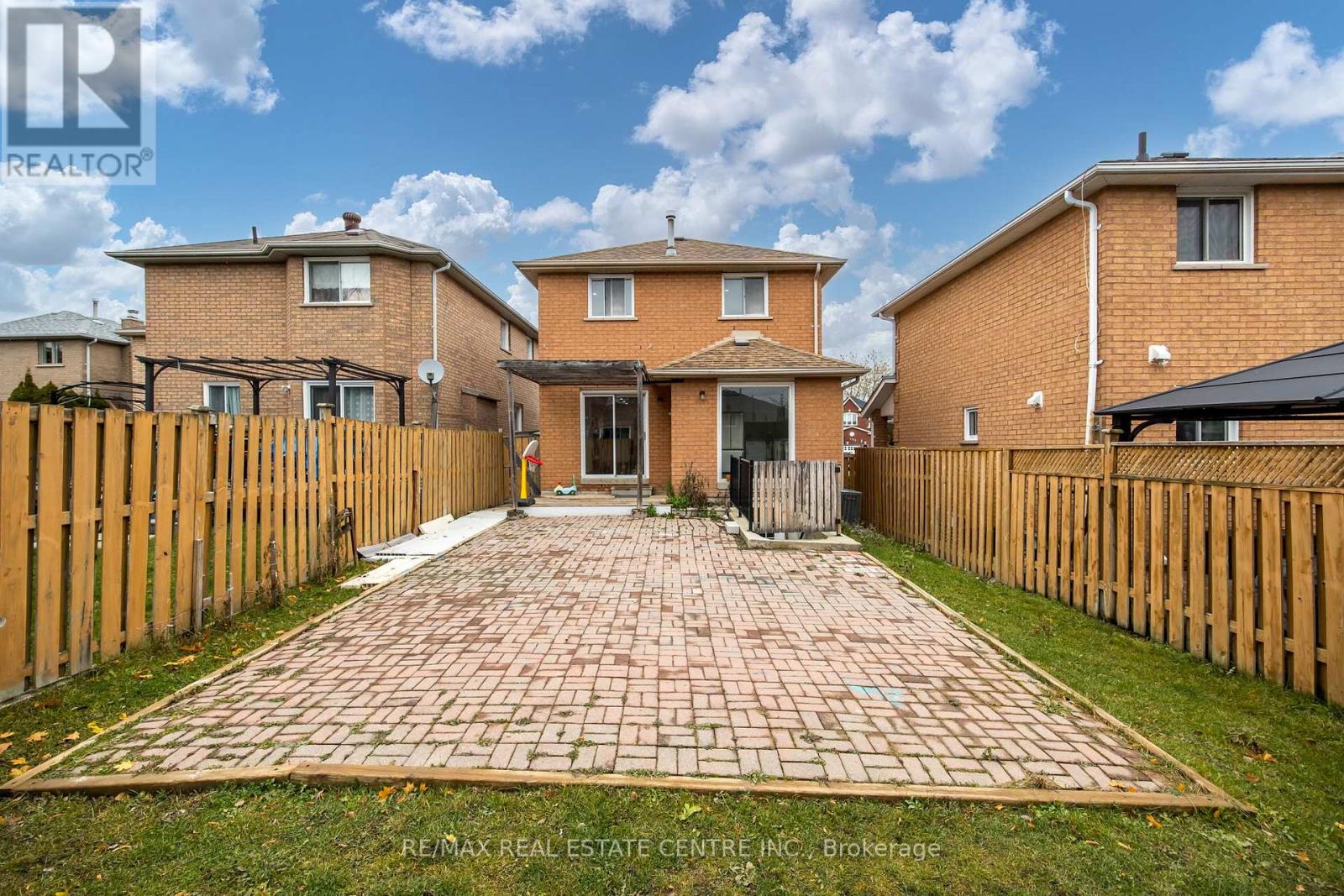 124 LAIDLAW DR