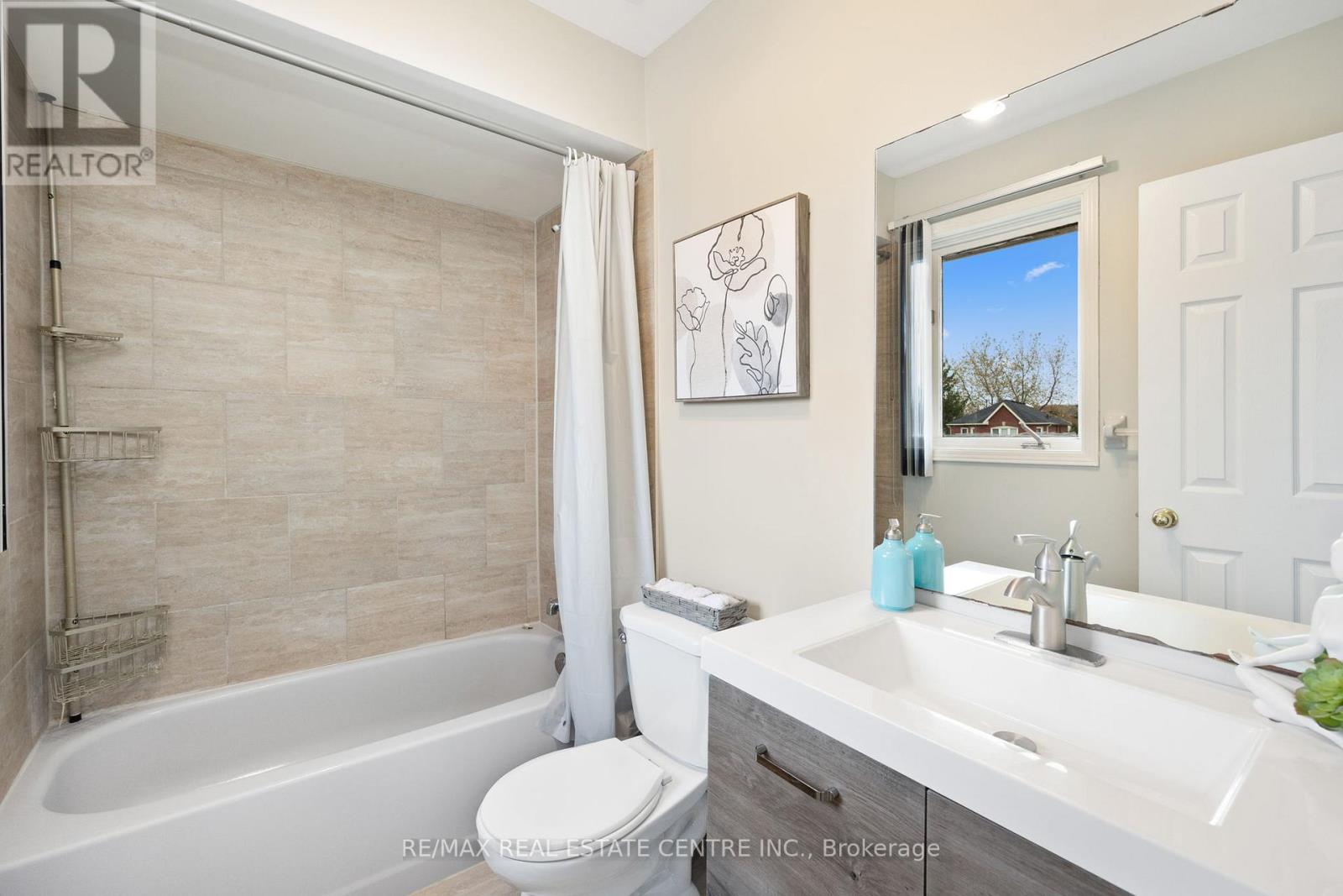 124 LAIDLAW DR
