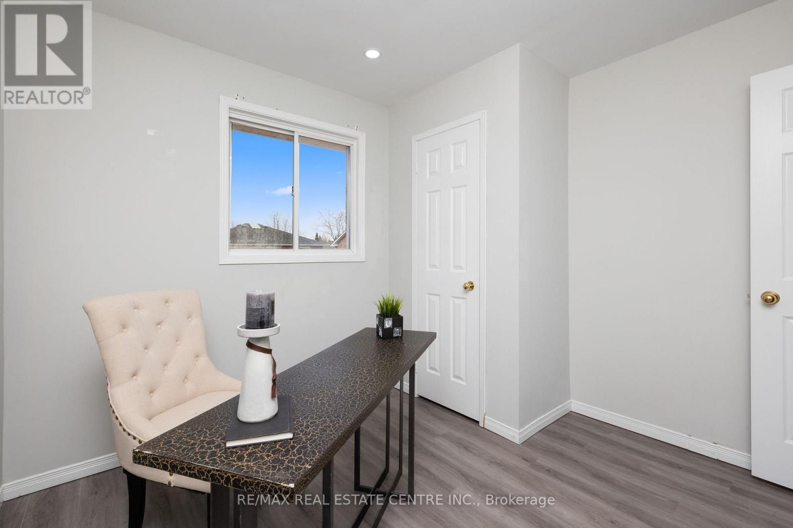124 LAIDLAW DR
