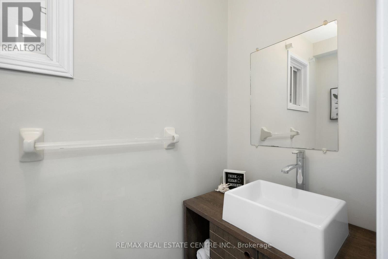 124 LAIDLAW DR