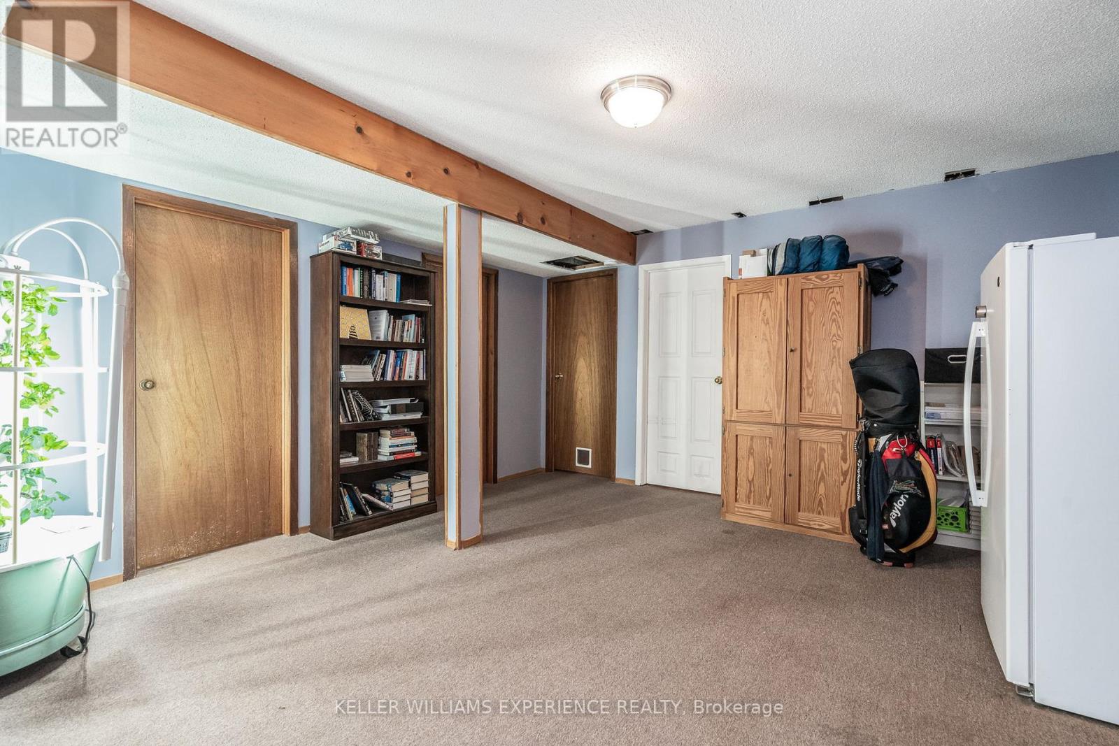 838 BIRCHWOOD DR