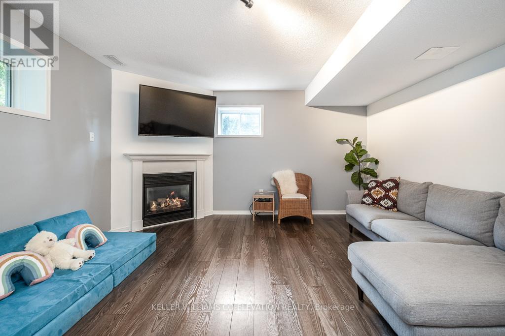 210 DYER DR
