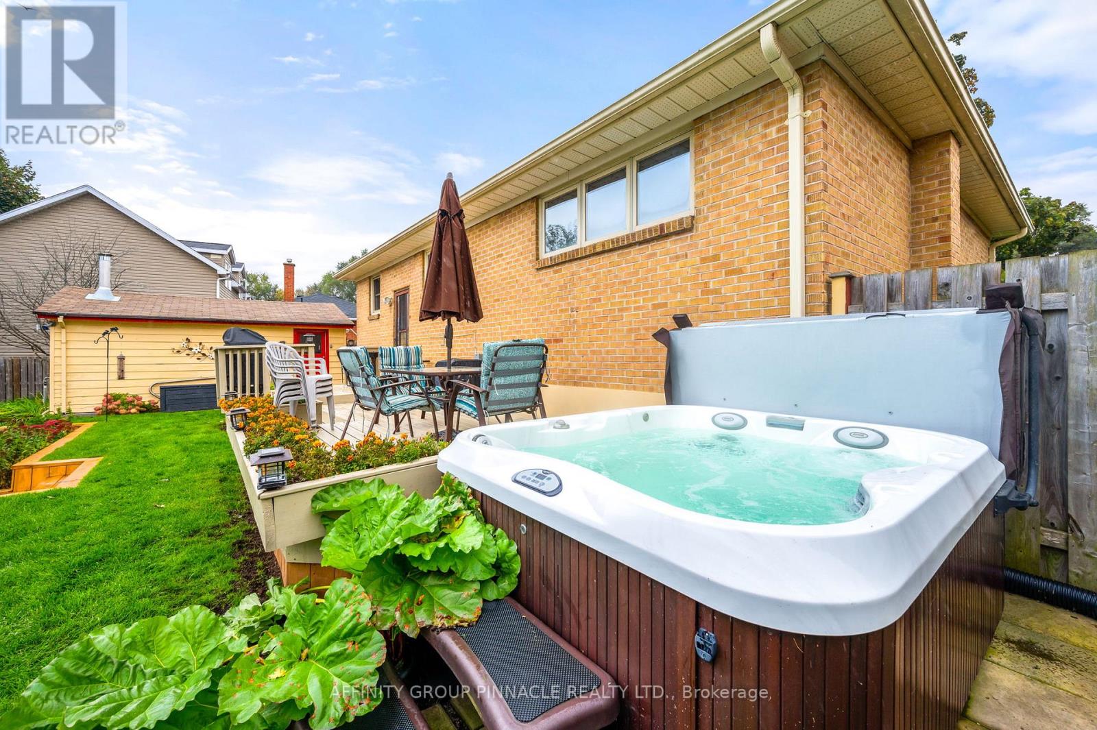 59 OAKLEY PARK SQ