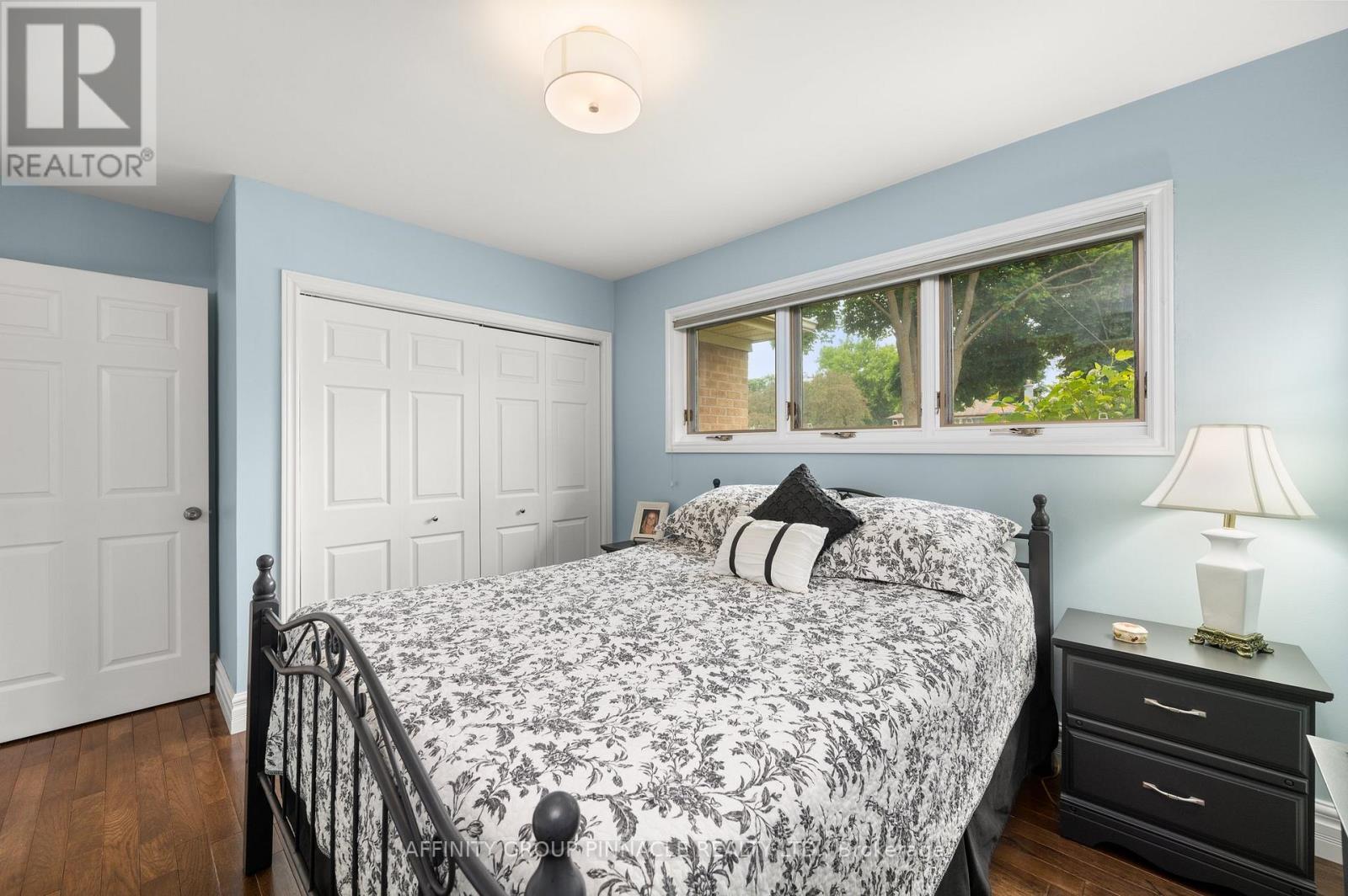 59 OAKLEY PARK SQ