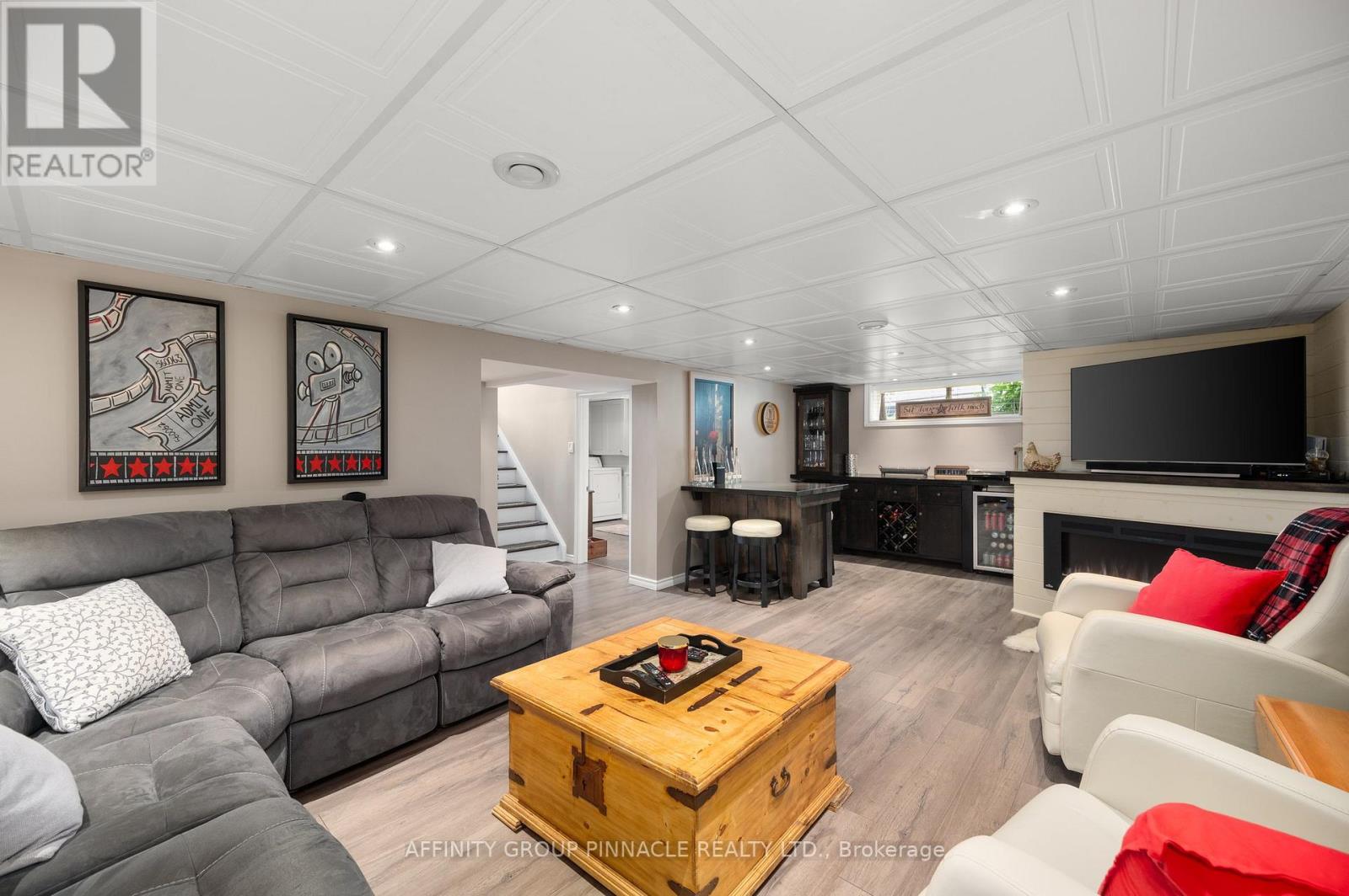 59 OAKLEY PARK SQ