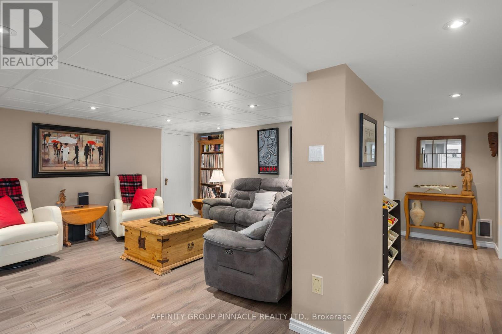 59 OAKLEY PARK SQ