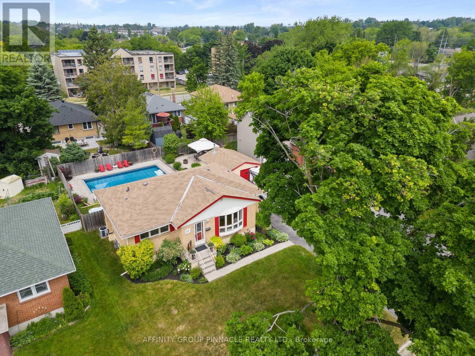 59 OAKLEY PARK SQ