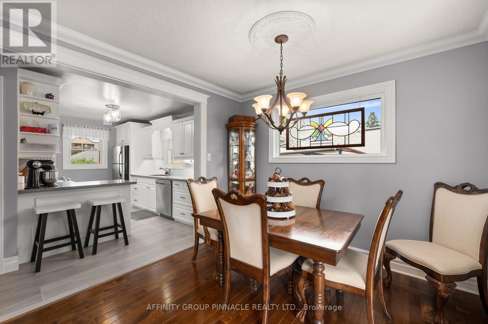 59 OAKLEY PARK SQ