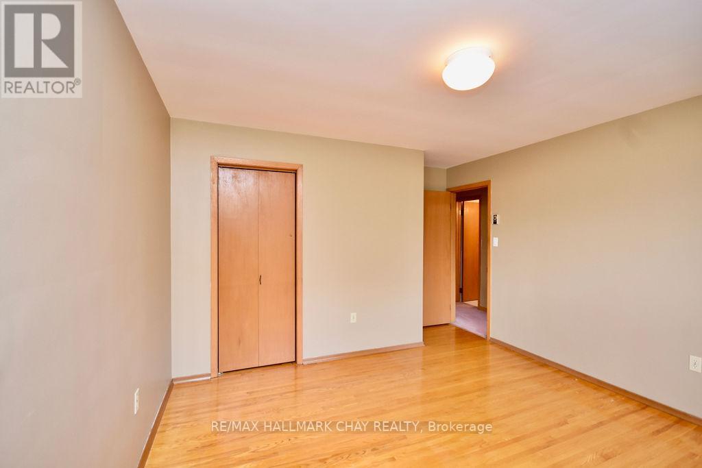 54 NELSON ST