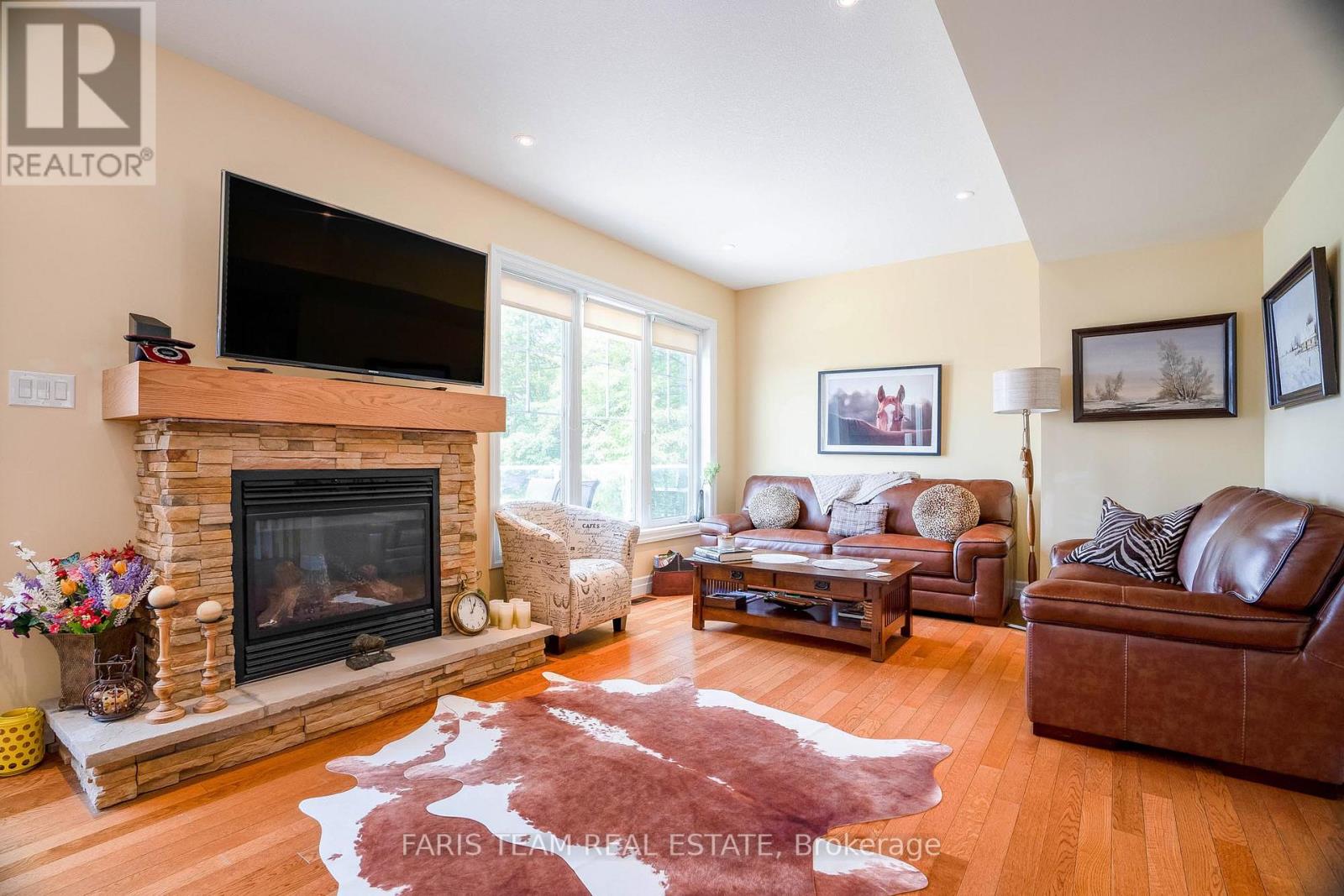 52 DRUMMOND DR