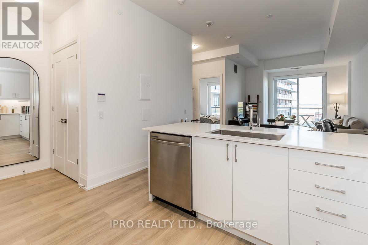 #302 -1 HUME ST