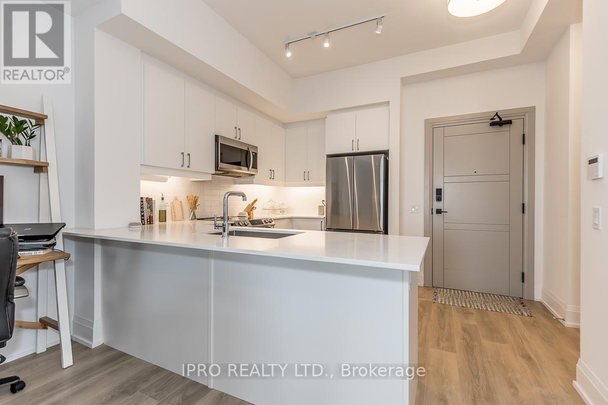 #302 -1 HUME ST