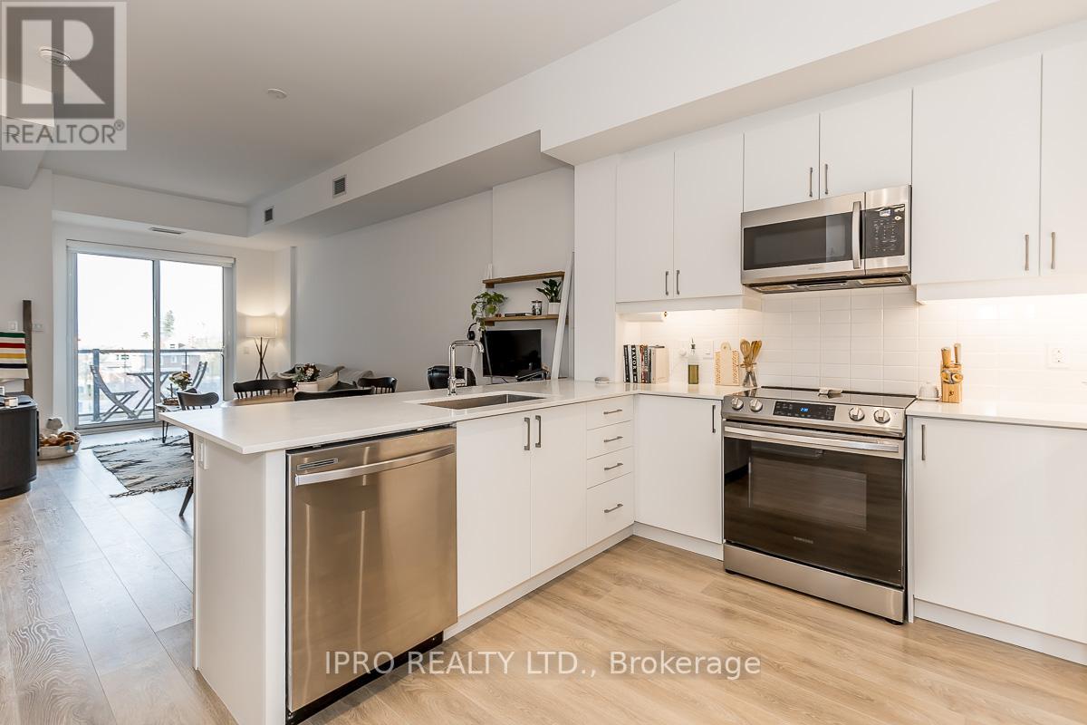 #302 -1 HUME ST