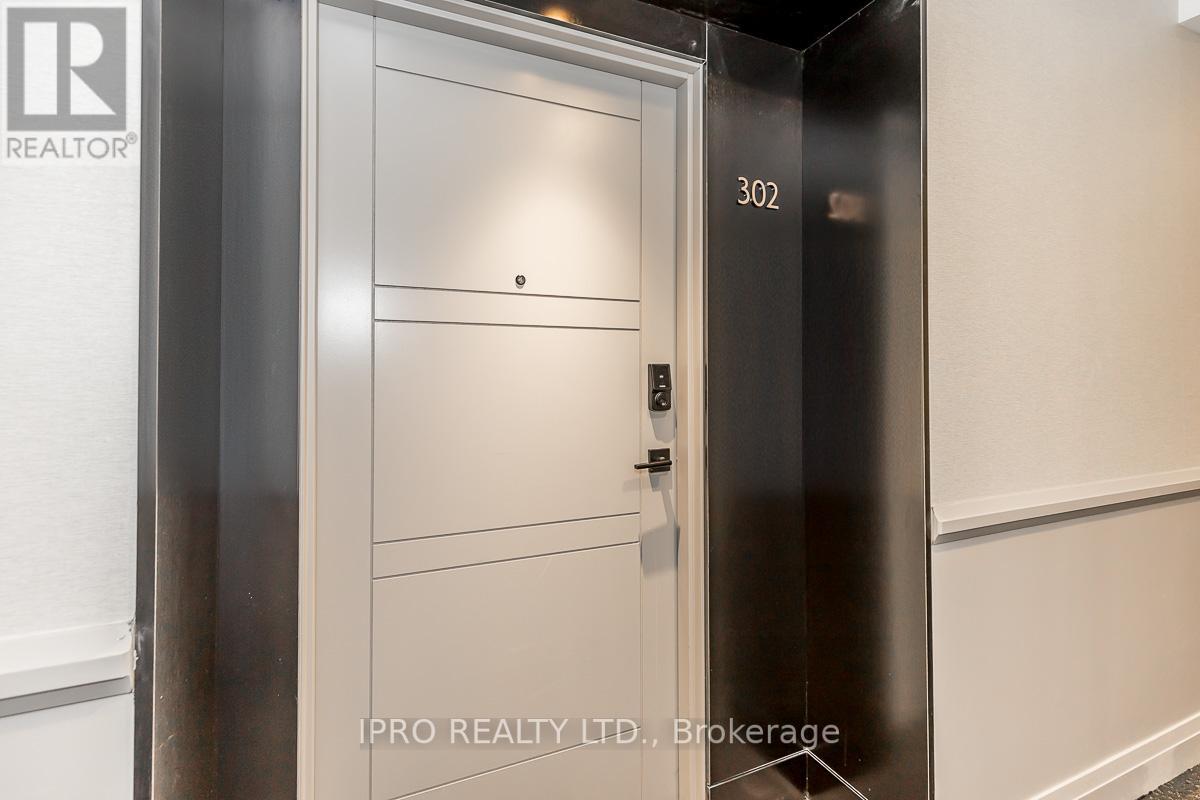 #302 -1 HUME ST