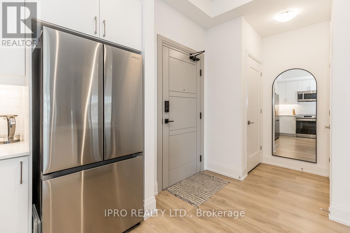 #302 -1 HUME ST