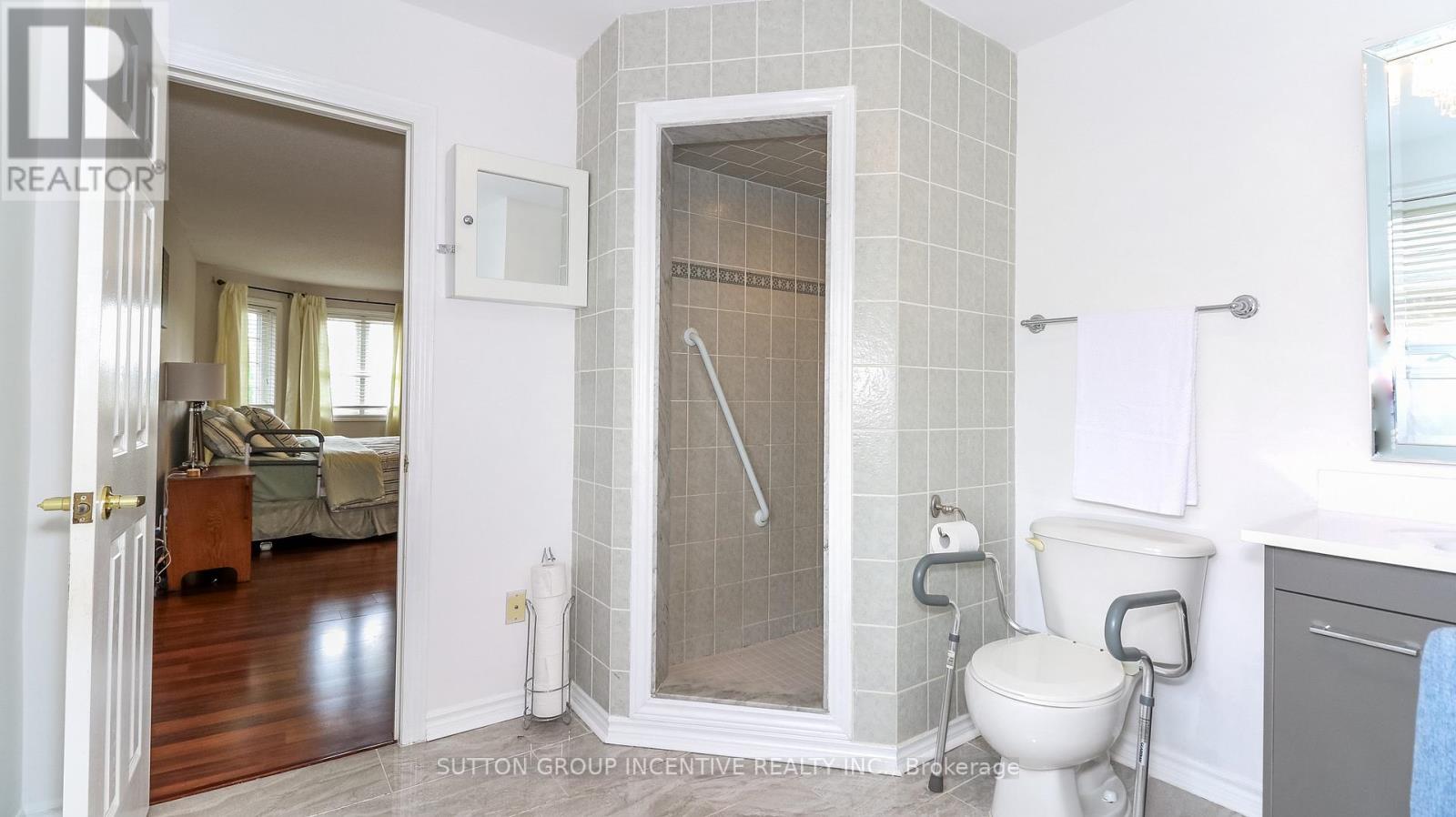 11 MCINTYRE DR