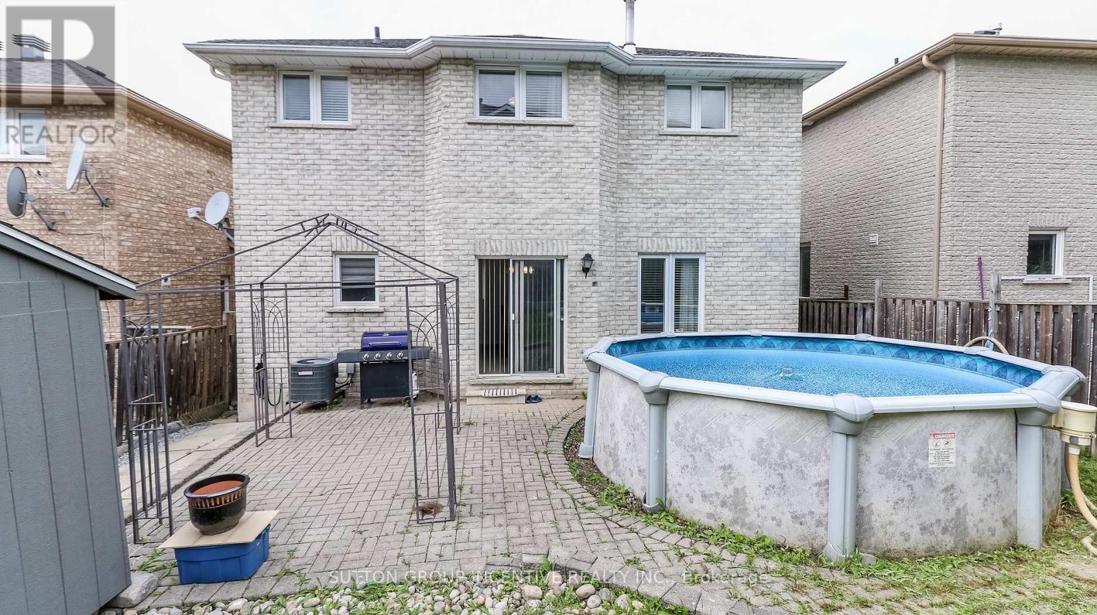 11 MCINTYRE DR