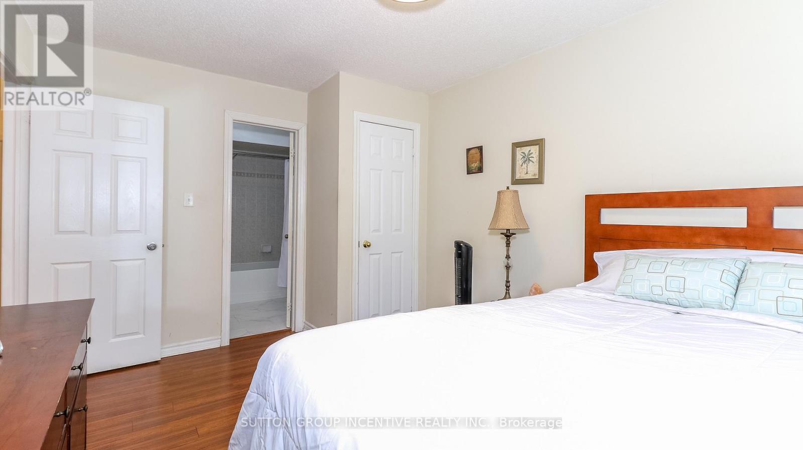 11 MCINTYRE DR