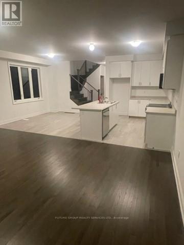 40 AUTUMN DR W