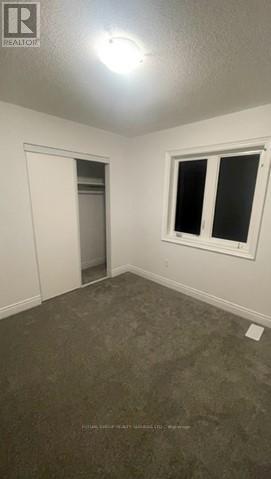 40 AUTUMN DR W