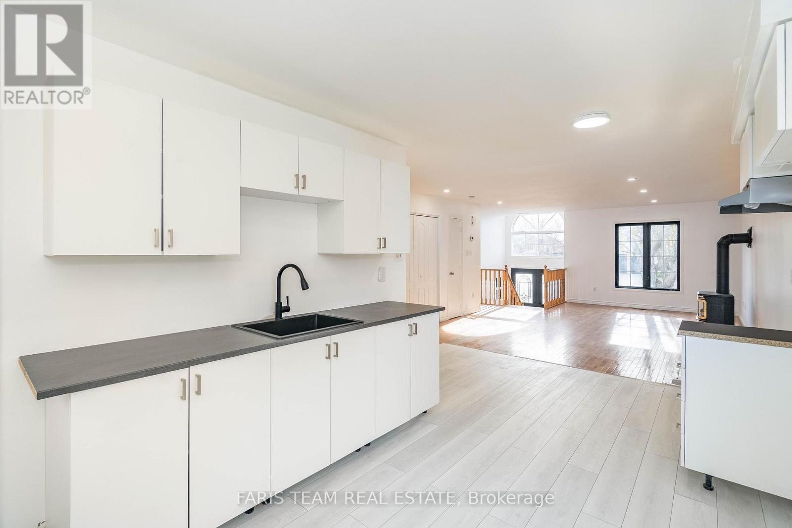 54 ACORN CRES