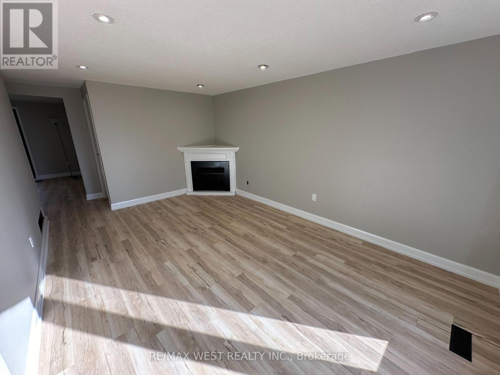 #UPPER -241 LETITIA ST