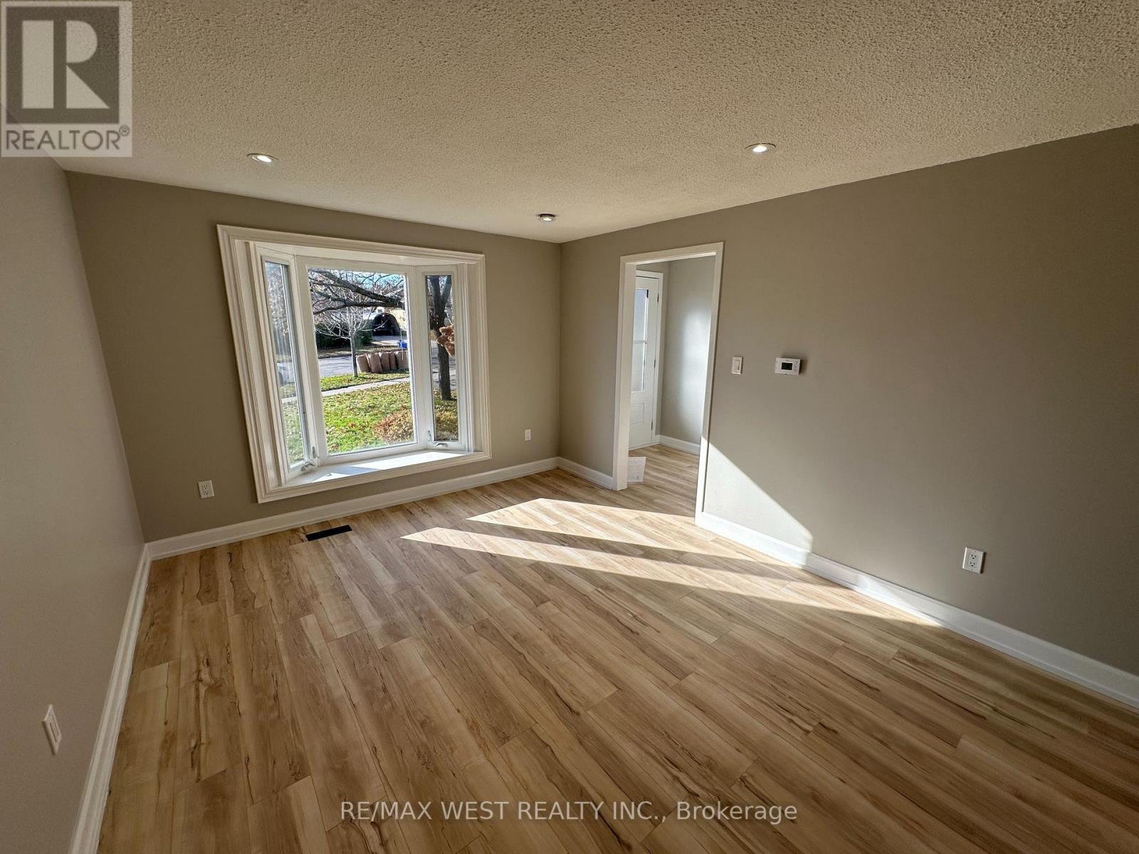 #UPPER -241 LETITIA ST