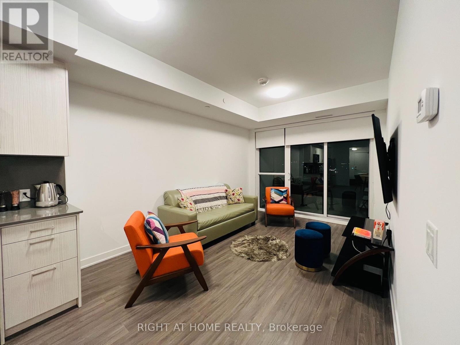 #315 -681 YONGE ST, #315