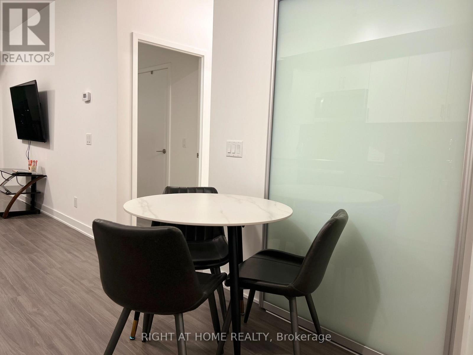 #315 -681 YONGE ST, #315
