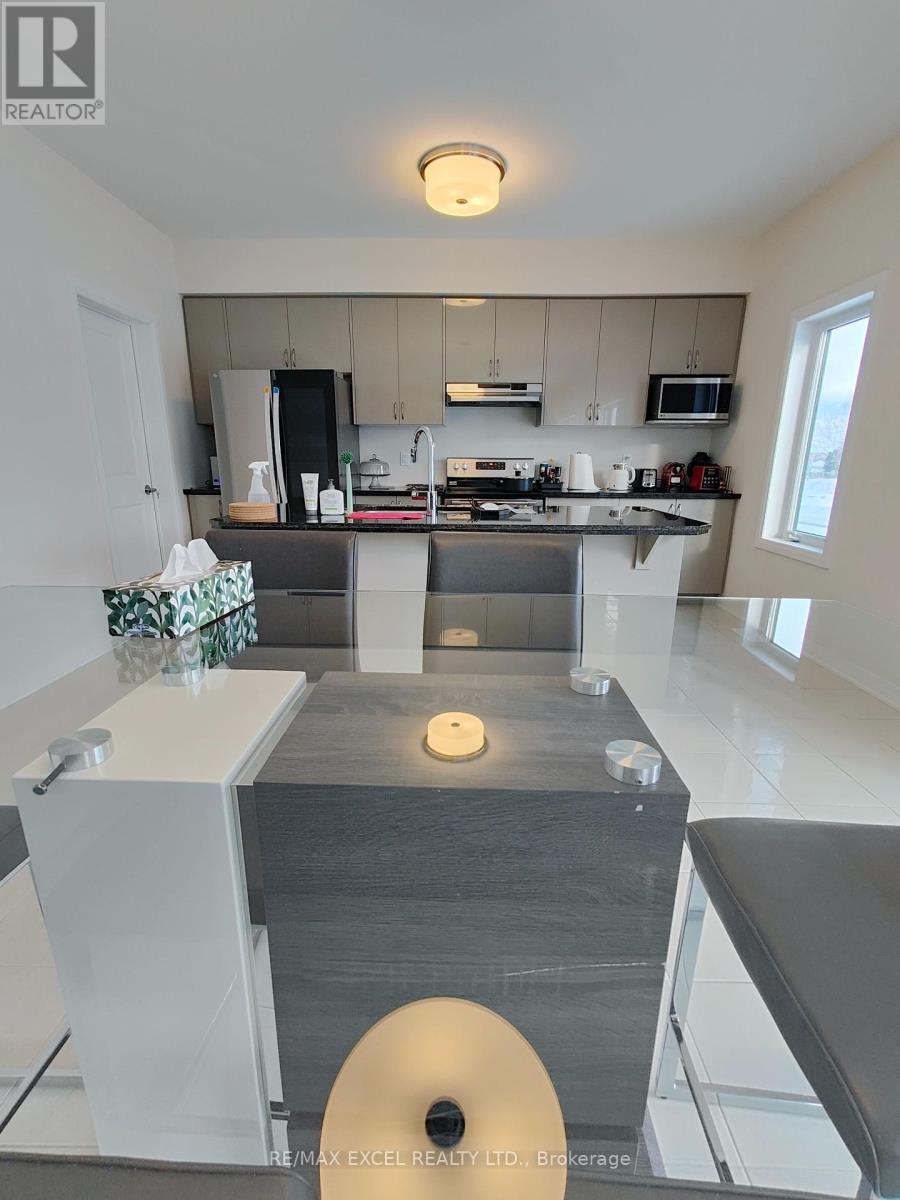 3737 LAKEPOINTE DR