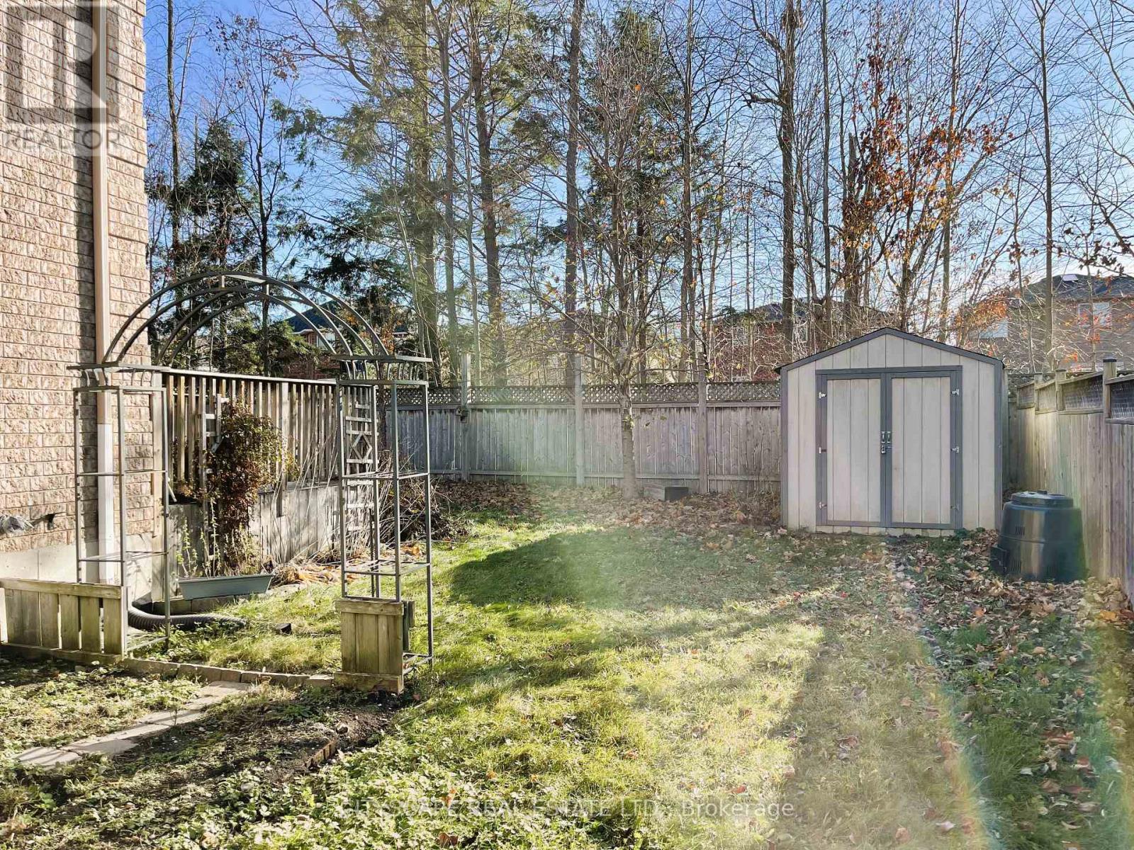 96 SANDRINGHAM DR