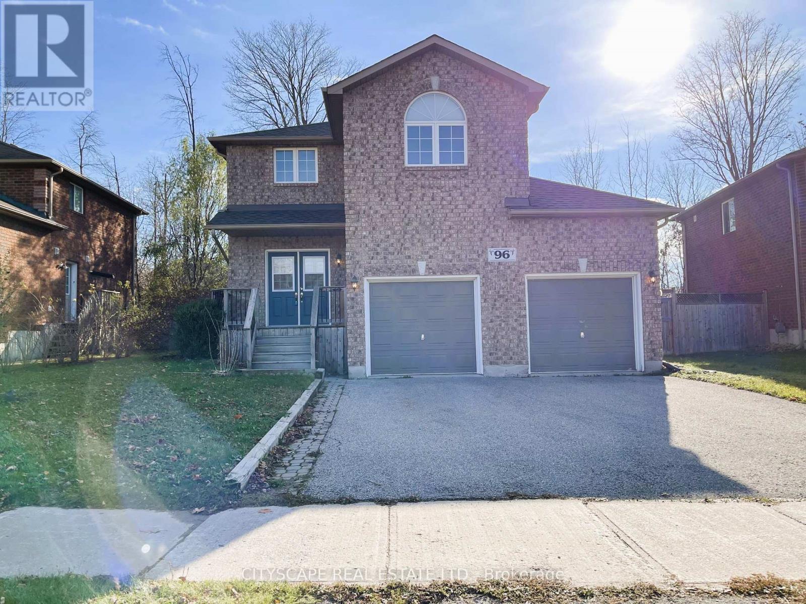 96 SANDRINGHAM DR