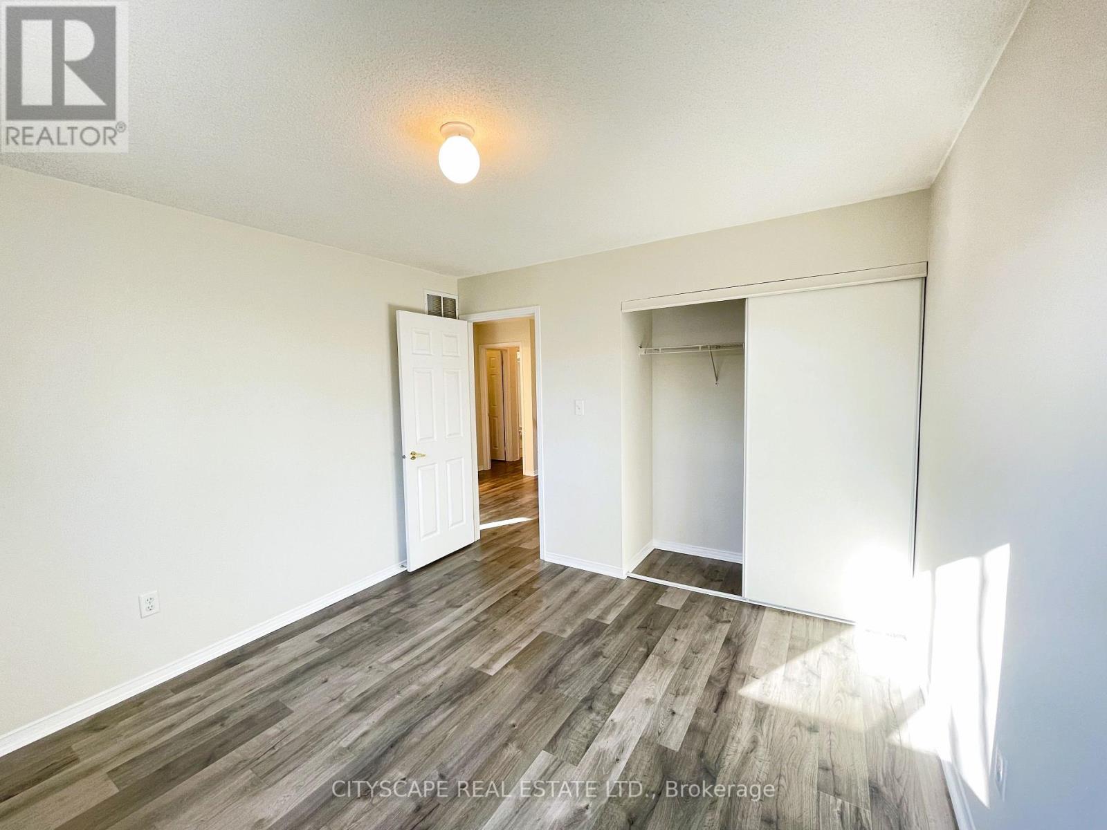 96 SANDRINGHAM DR